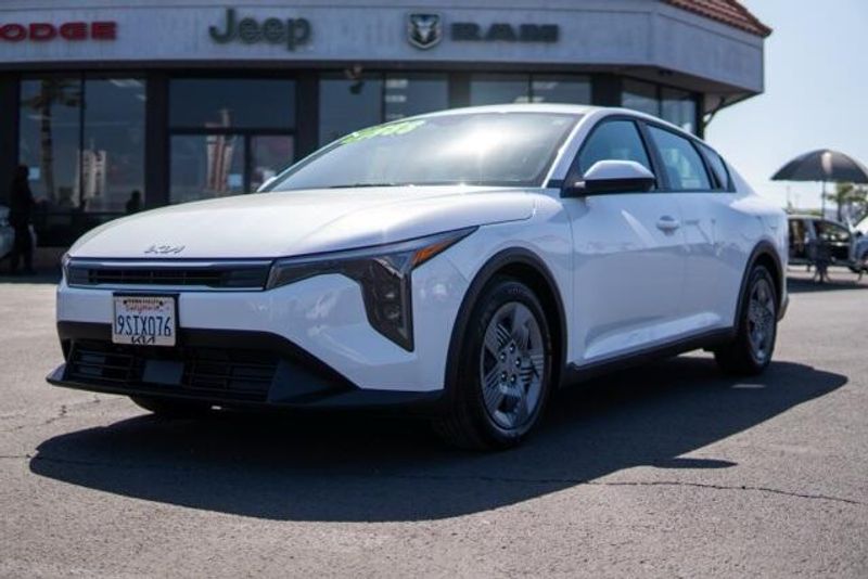 2025 Kia K4 LXImage 3