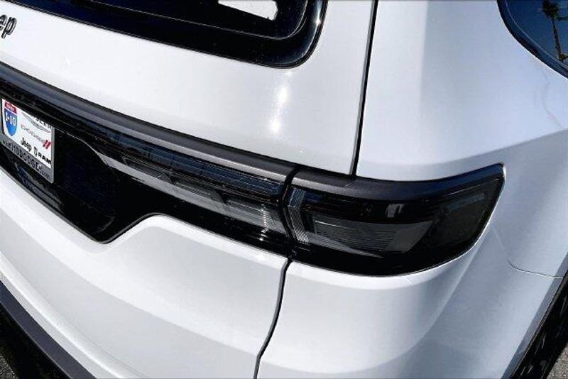 2026 Jeep Grand Wagoneer Summit Obsidian 4x4Image 12