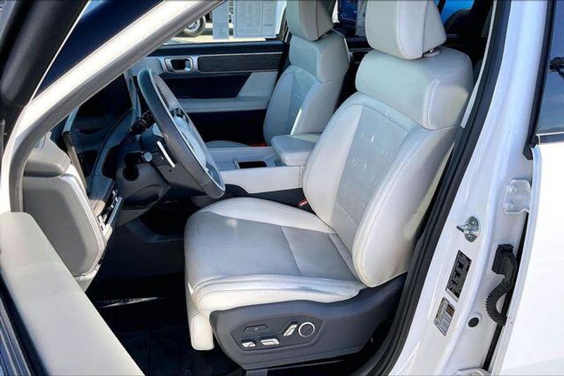 Used 2024 Hyundai Santa Fe CalligraphyImage 24