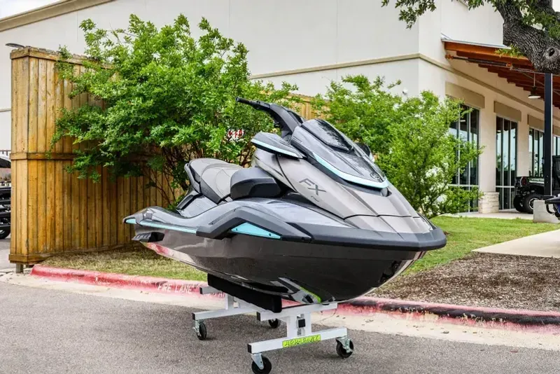 2025 YAMAHA FX HO TITAN AND CARBON 