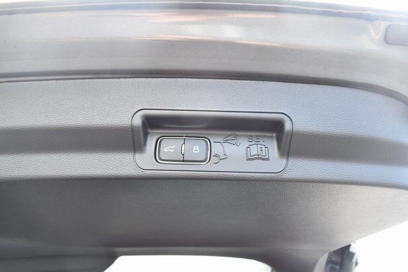 2025 Ford Explorer ST-LineImage 7