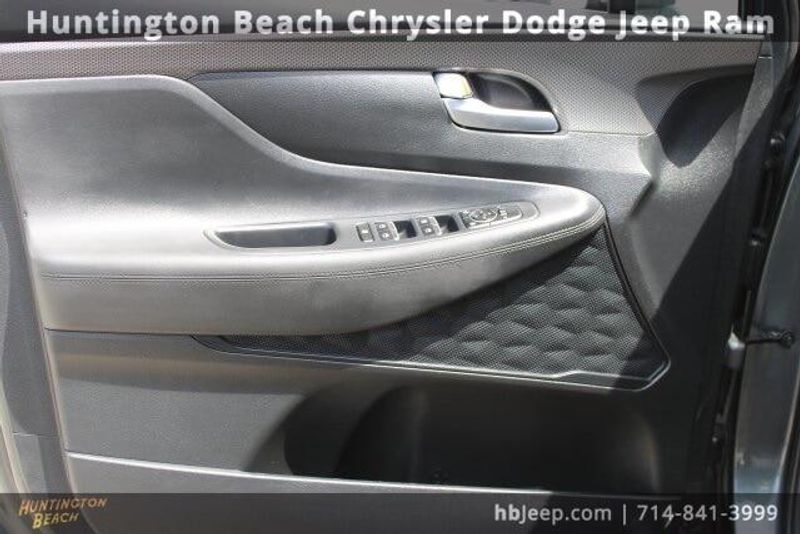 2020 Hyundai Santa Fe SEImage 9