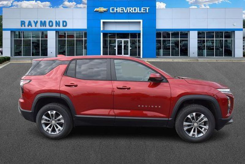 New 2026 Chevrolet Equinox LTImage 2