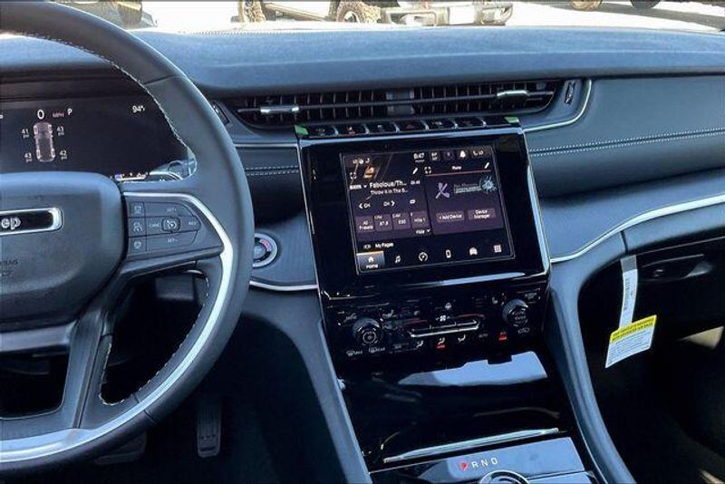 New 2025 Jeep Grand Cherokee Laredo X 4x4Image 5