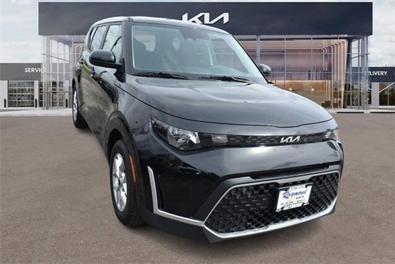 2024 Kia Soul LXImage 10