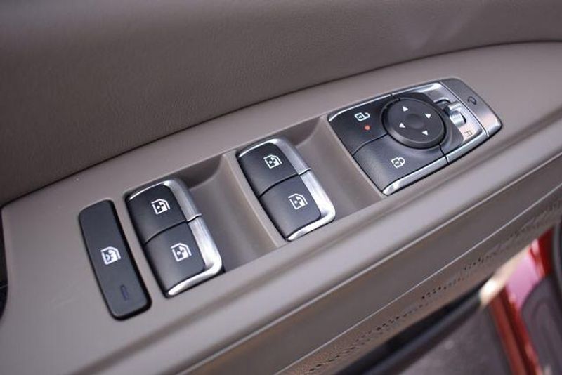 New 2026 Kia Carnival Hybrid EXImage 22