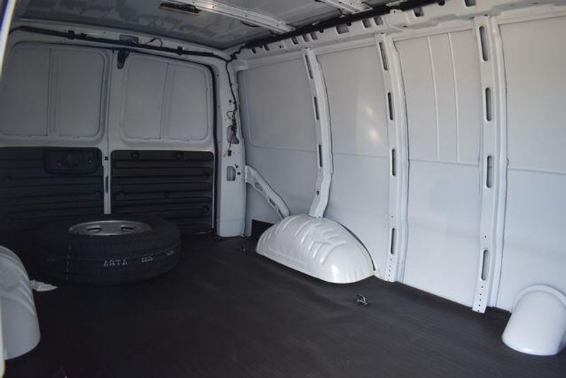 New 2025 Chevrolet Express 2500 Work VanImage 15