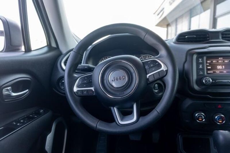 Used 2018 Jeep Renegade SportImage 16