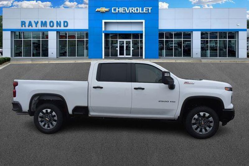 New 2026 Chevrolet Silverado 2500HD CustomImage 2