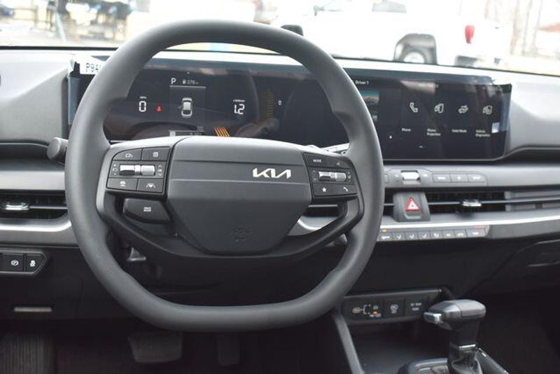 New 2026 Kia K4 LXSImage 17