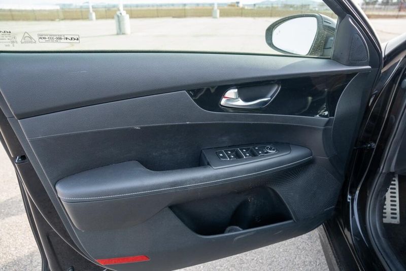 Used 2022 Kia Forte GT-LineImage 12