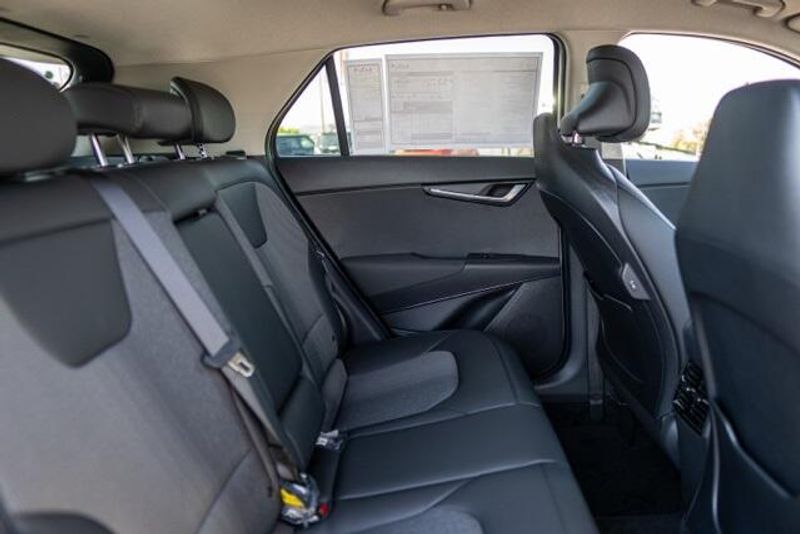 2025 Kia K4 LXSImage 14