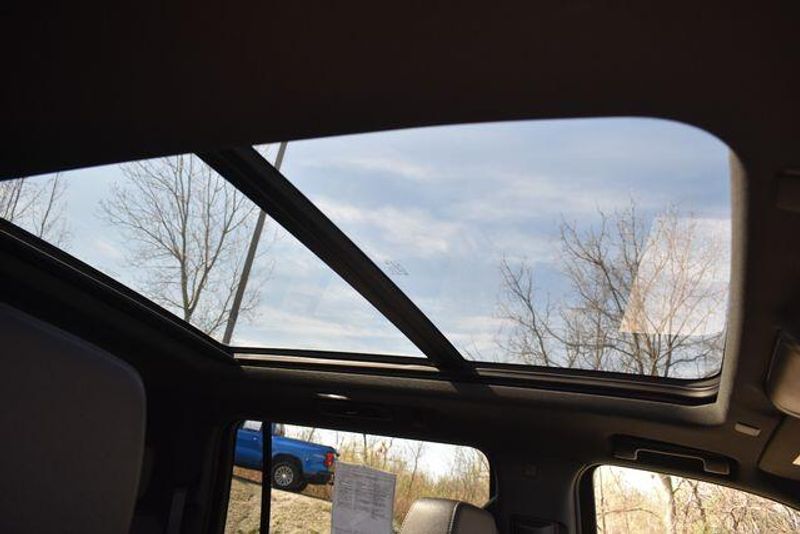 Used 2023 Chevrolet Suburban Z71Image 16