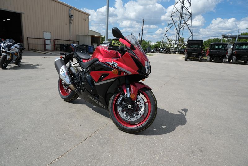 2025 SUZUKI GSXR1000 RED 