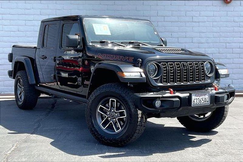 Used 2024 Jeep Gladiator MojaveImage 11