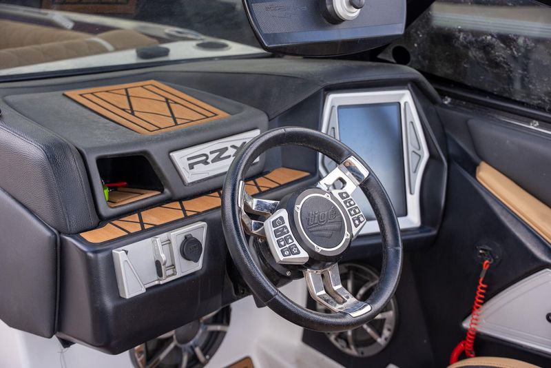 USED 2019 TIGE 2 RZX Image 18