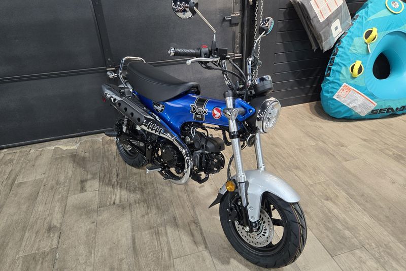 2025 HONDA DAX 125 PEARL GLITTERING BLUE 