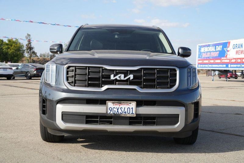 Used 2024 Kia Telluride LXImage 2