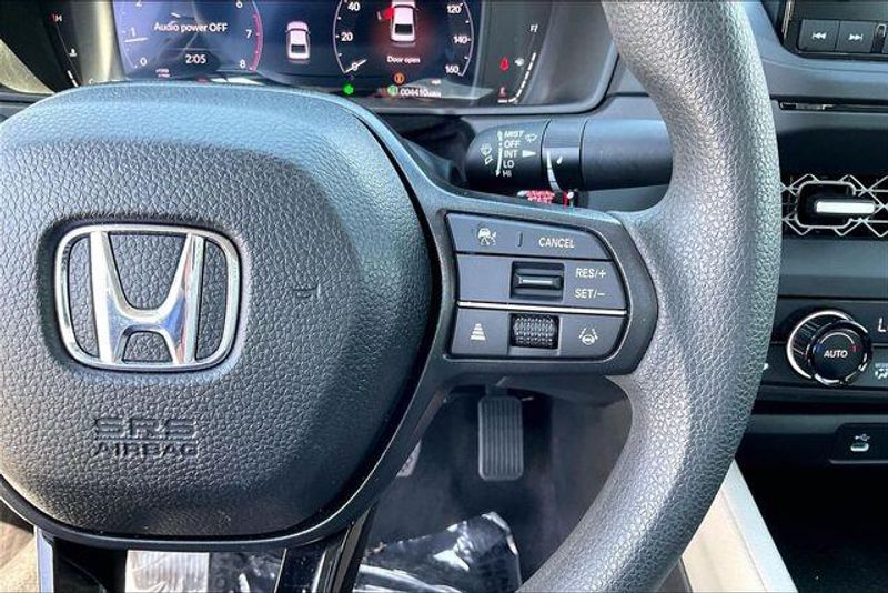 Used 2025 Honda Accord Sedan SEImage 19