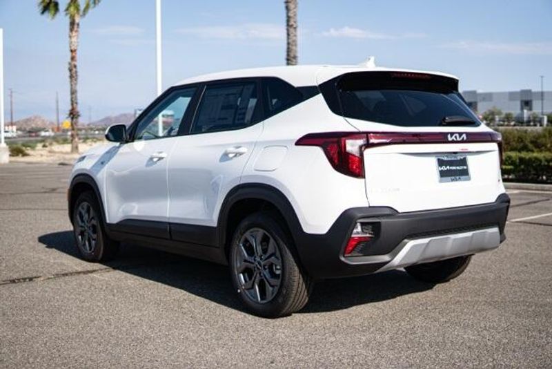 New 2025 Kia Seltos LXImage 5