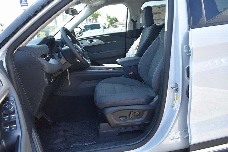 New 2025 Ford Explorer ActiveImage 15