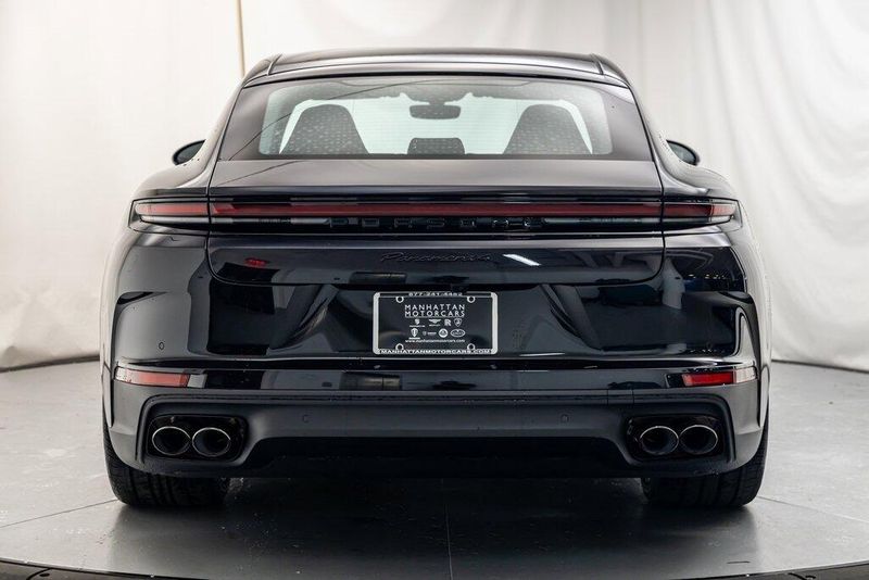 2025 Porsche Panamera 4Image 4