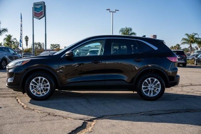 Used 2022 Ford Escape SEImage 4