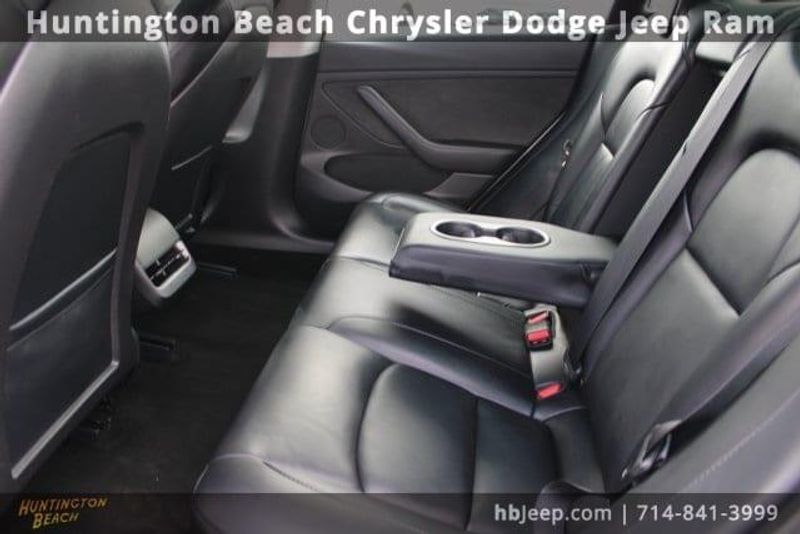 2023 Tesla Model 3 BaseImage 33