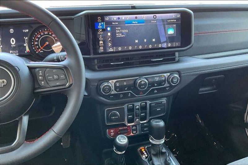 Used 2024 Jeep Gladiator RubiconImage 5