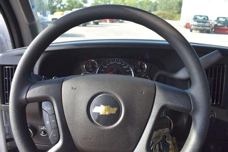 New 2026 Chevrolet Express 3500 Work VanImage 21