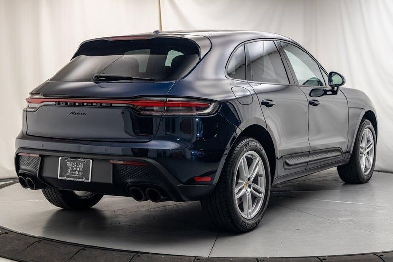 2023 Porsche Macan TImage 5