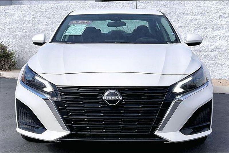 Used 2023 Nissan Altima 2.5 SVImage 2