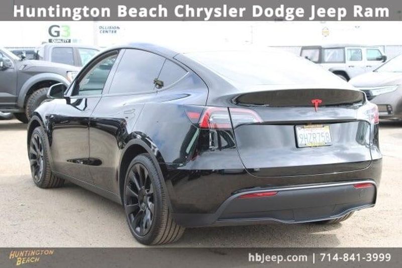 2023 Tesla Model Y Long RangeImage 3