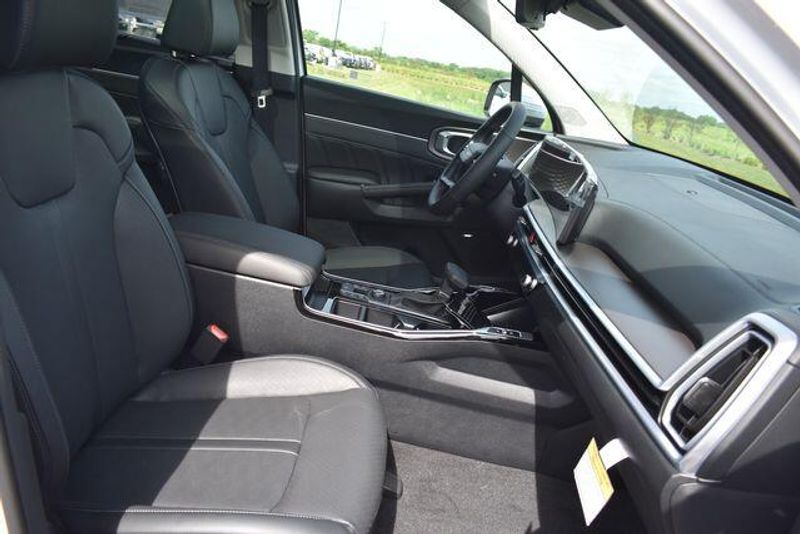 New 2026 Kia Sorento SXImage 16
