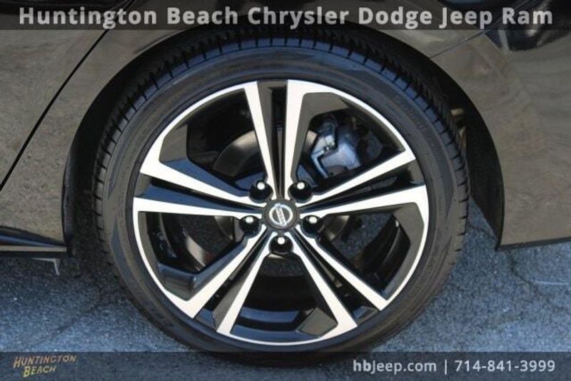 2020 Nissan Sentra SRImage 9