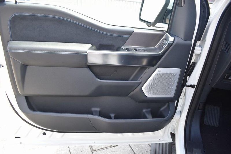 New 2025 Ford F-150 PlatinumImage 18