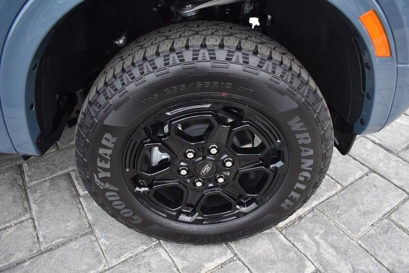 New 2025 Ford Ranger XLTImage 4