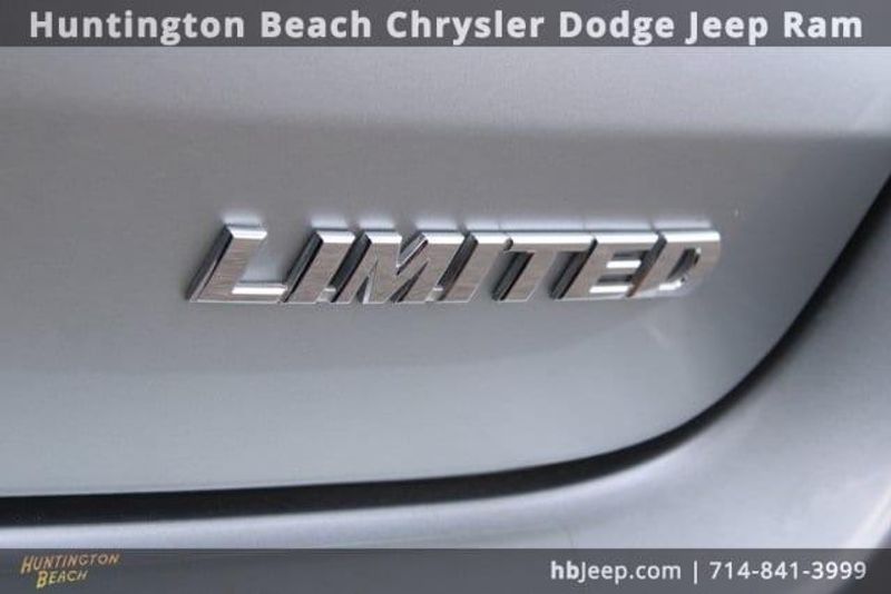 2016 Toyota Highlander LimitedImage 6