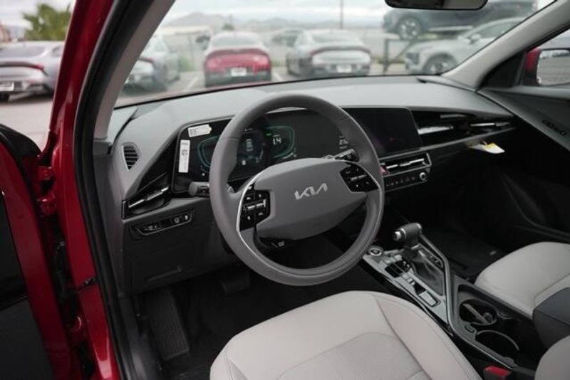 New 2026 Kia Niro EXImage 10