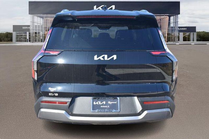 New 2026 Kia EV9 WindImage 5