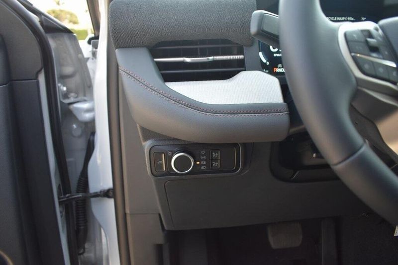 New 2025 Ford Explorer ActiveImage 17