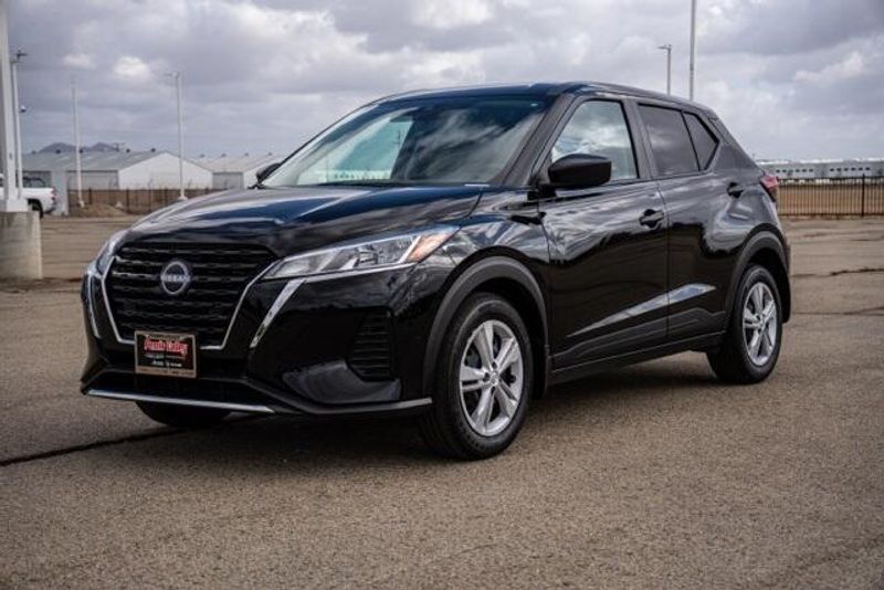 Used 2024 Nissan Kicks SImage 3