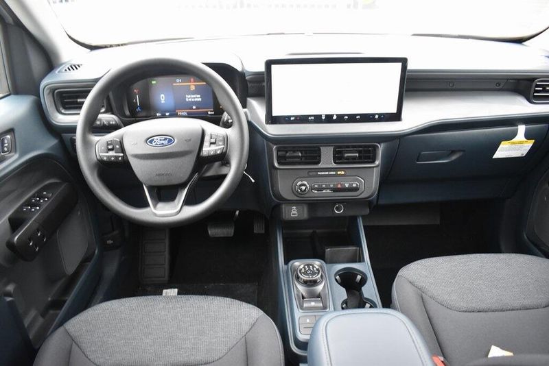 New 2025 Ford Maverick XLImage 10