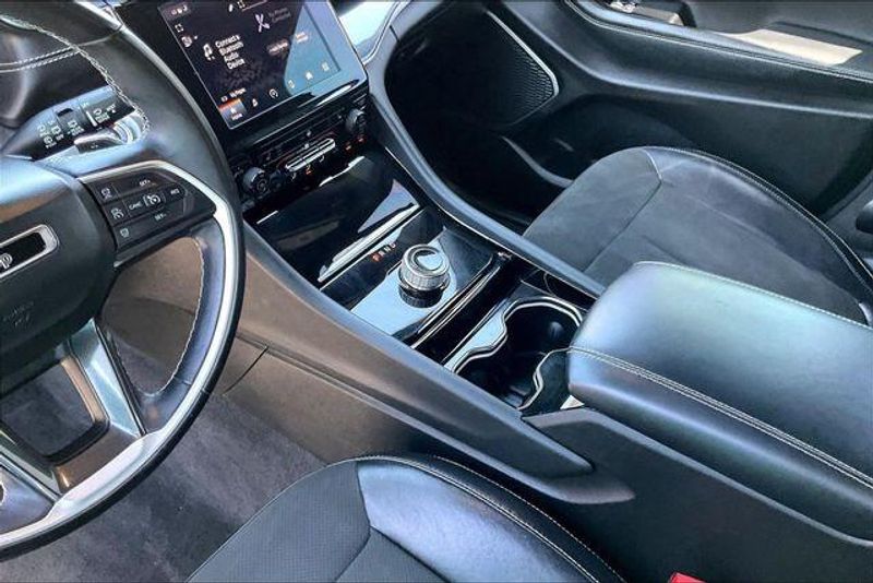 Used 2021 Jeep Grand Cherokee L AltitudeImage 17