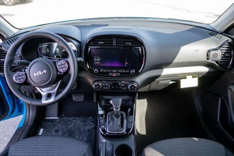 2025 Kia Soul LXImage 14