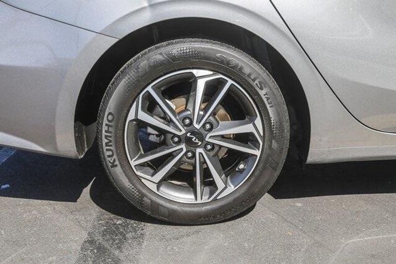 2022 Kia Forte LXSImage 12