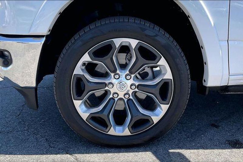 Used 2023 RAM 1500 LimitedImage 8