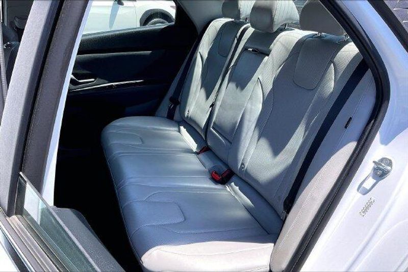 Used 2024 Hyundai Elantra LimitedImage 25