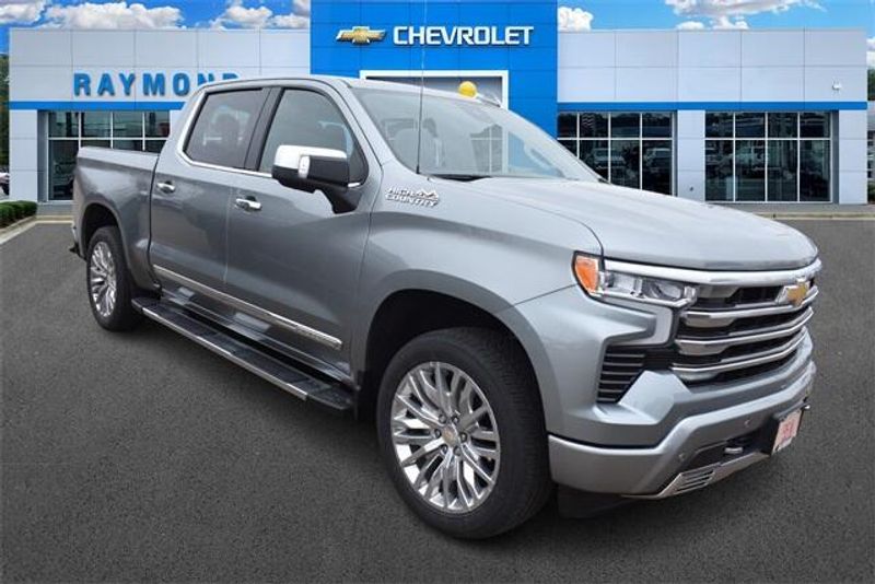 2025 Chevrolet Silverado 1500 High CountryImage 9