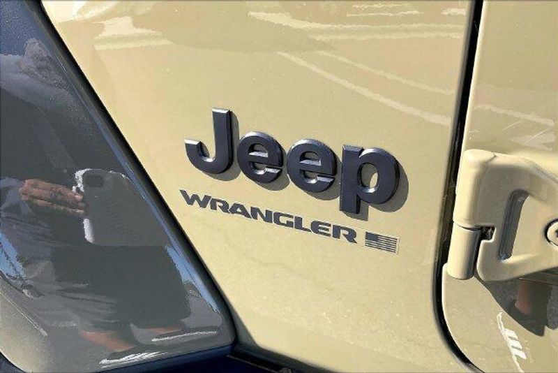 New 2027 Jeep Wrangler 4-door California EditionImage 12